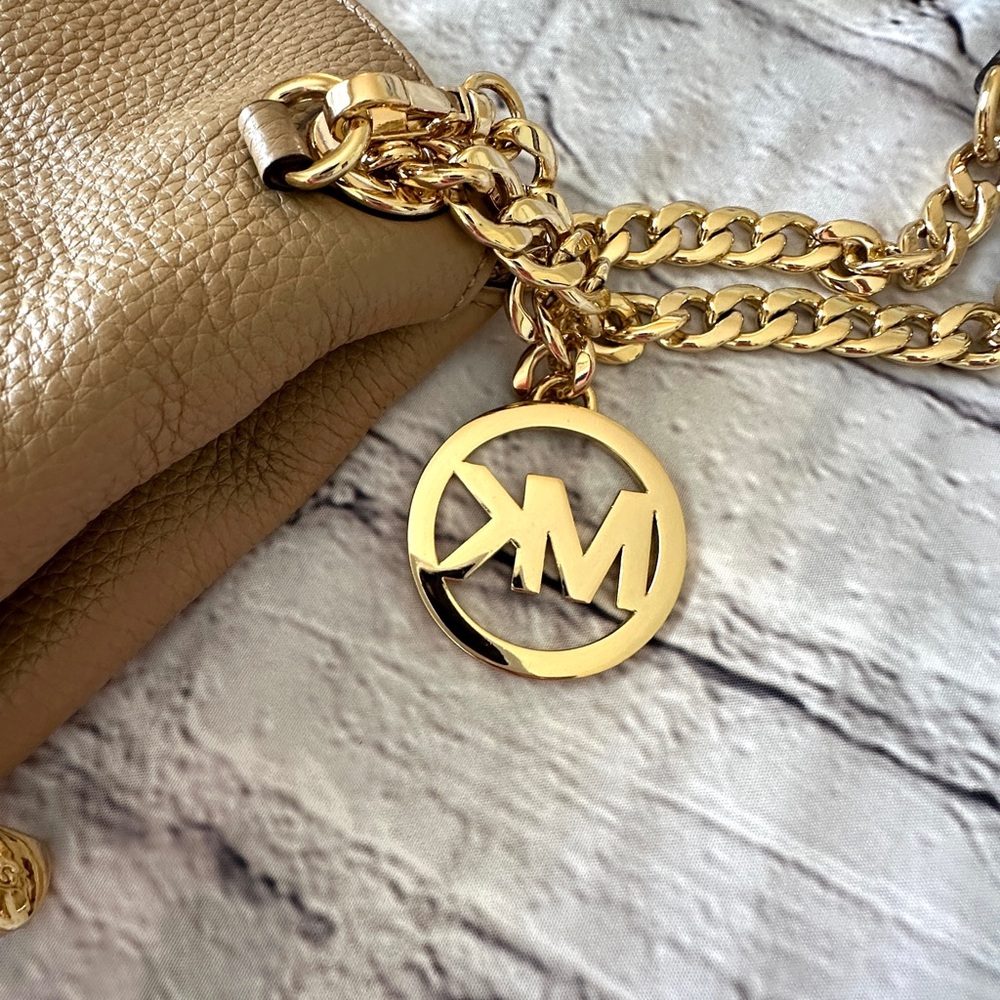 Michael Kors Neutral beige Jet Set Chain Shoulder Bag - Picture 15 of 16